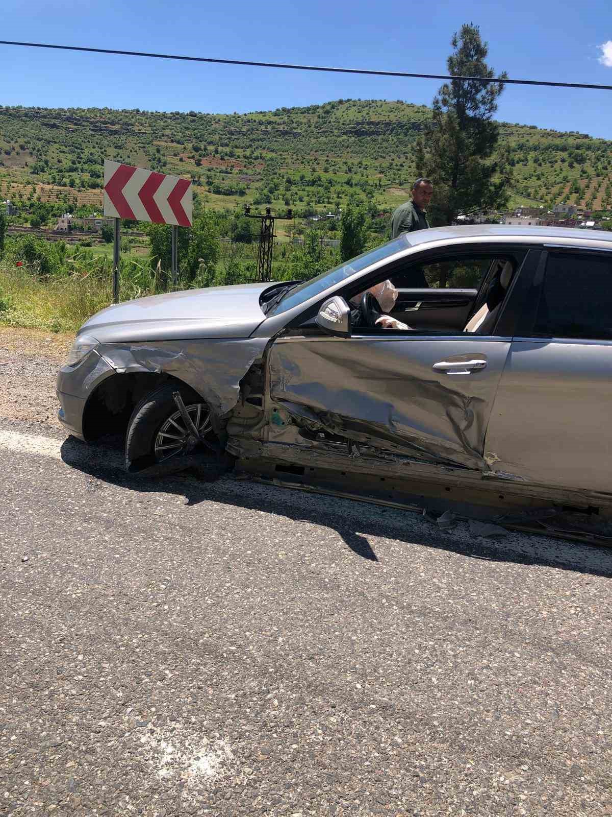 mardinde otomobiller carpisti 5 yarali 2 MI96aQse