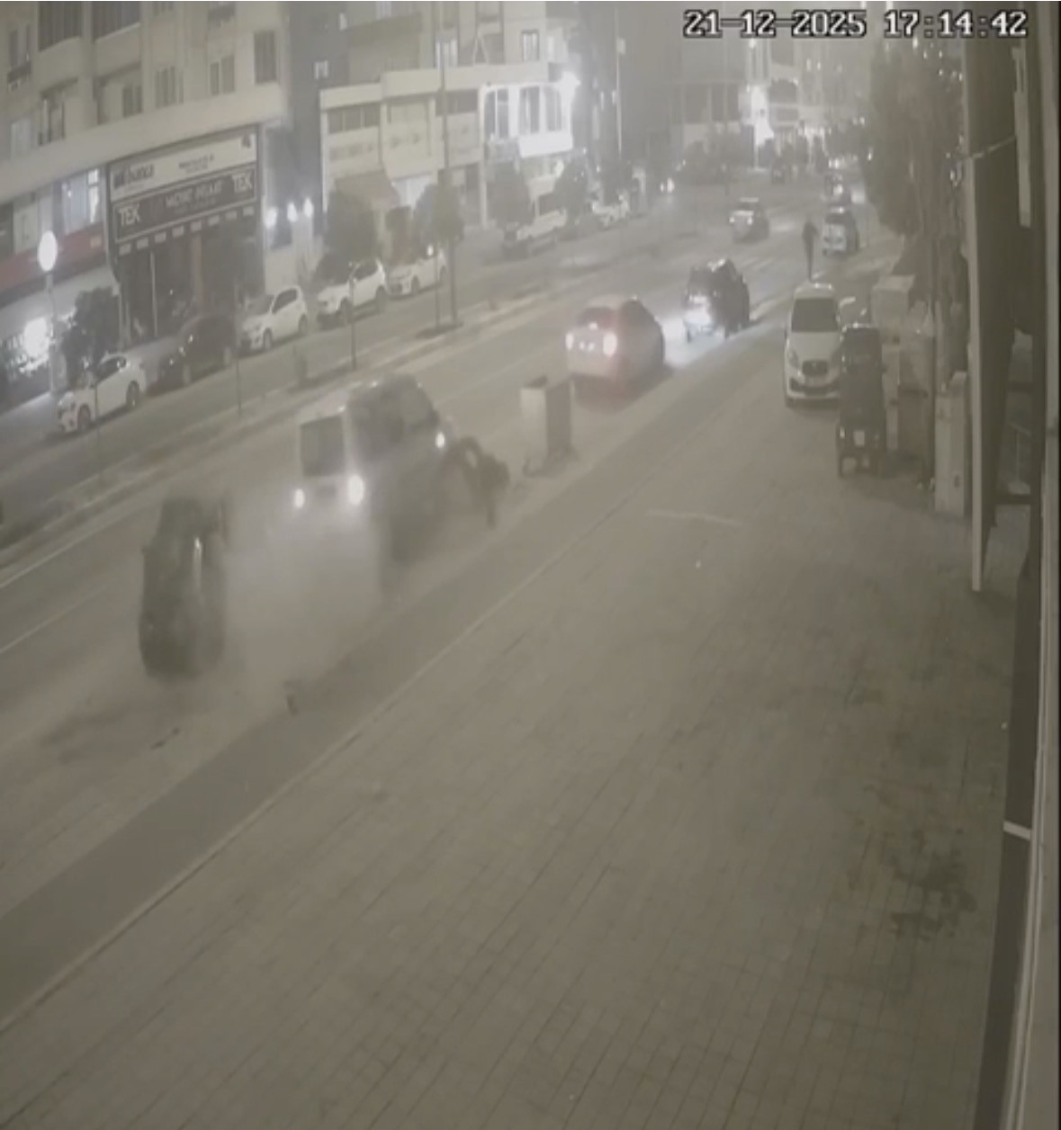 mardinde park halindeki araca carpan otomobil surucusu yaralandi 2 hbmMIdL2