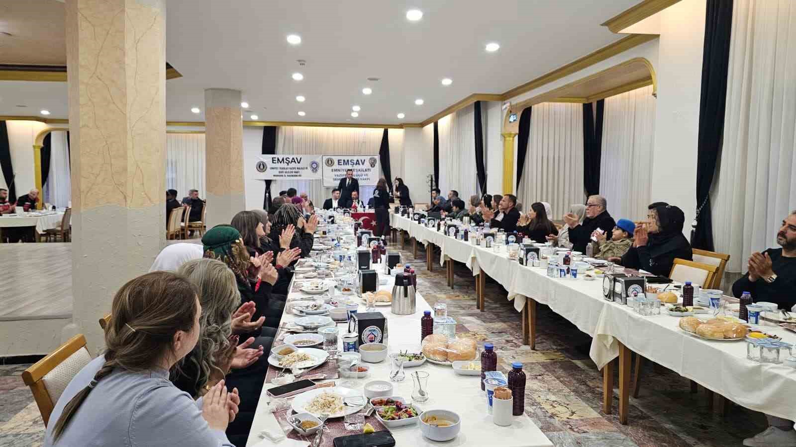 mardinde sehit aileleri ve gaziler bulustu 1 dfVA1GMN