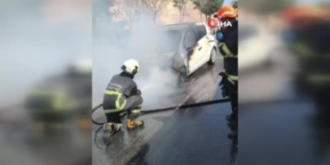 mardinde-seyir-halindeki-otomobil-yandi-z97WKkwY.jpg