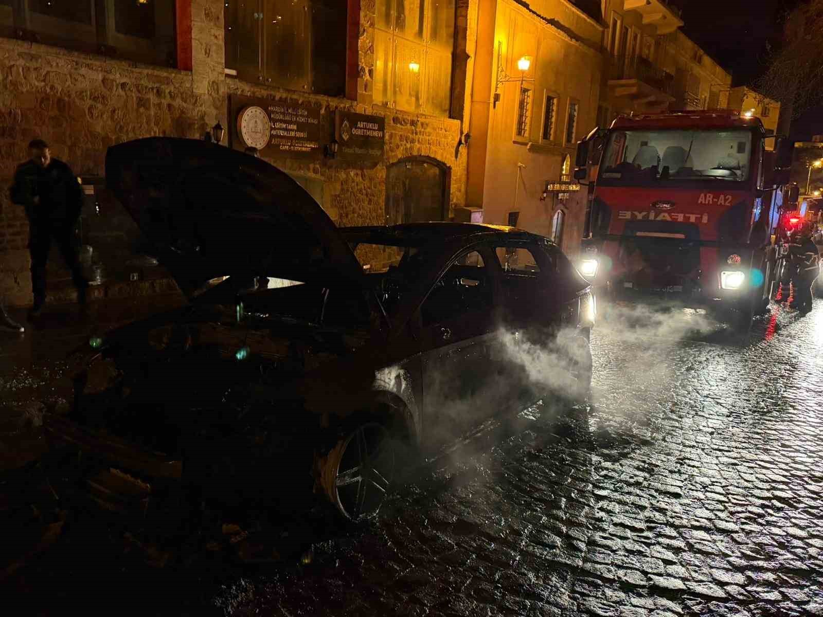 mardinde seyir halindeki otomobilde cikan yangin sonduruldu 0 rZfVIreX
