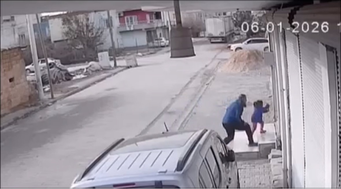 mardinde sokak ortasinda bebekli anne ve kucuk kiza acimasiz saldiri 1