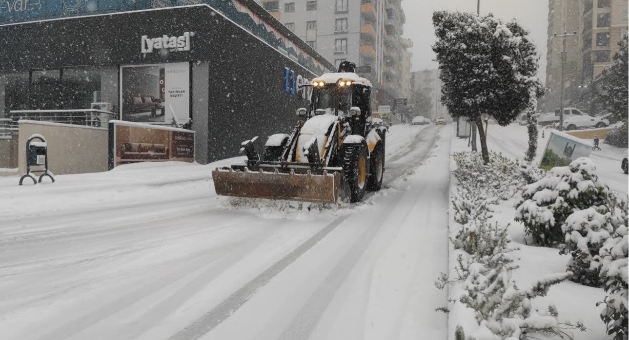 mardinde son yillarin en yogun kar yagisi 0 1SOlE68s