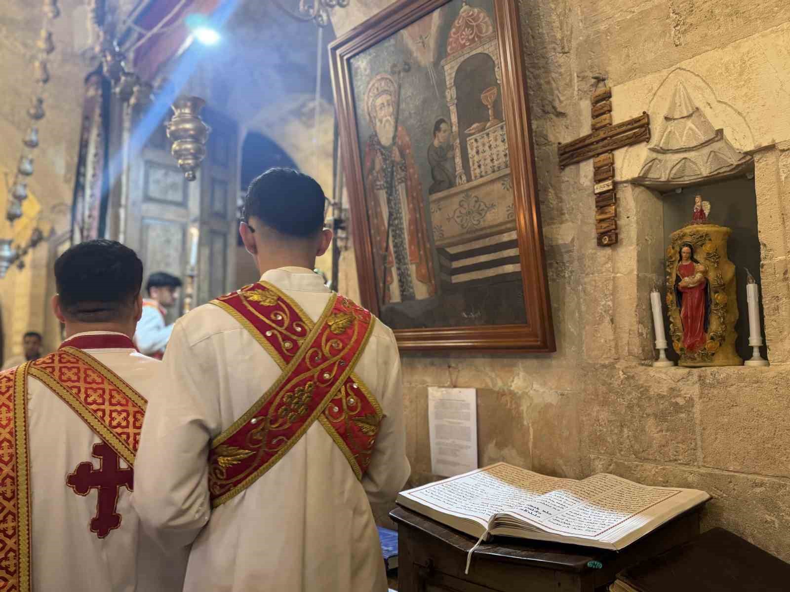 mardinde suryani hristiyanlar noeli kirklar kilisesinde ayinle karsiladi 1 JIX2Xb8b