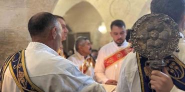 mardinde-suryani-hristiyanlar-noeli-kirklar-kilisesinde-ayinle-karsiladi-pSpbyx4c.jpg