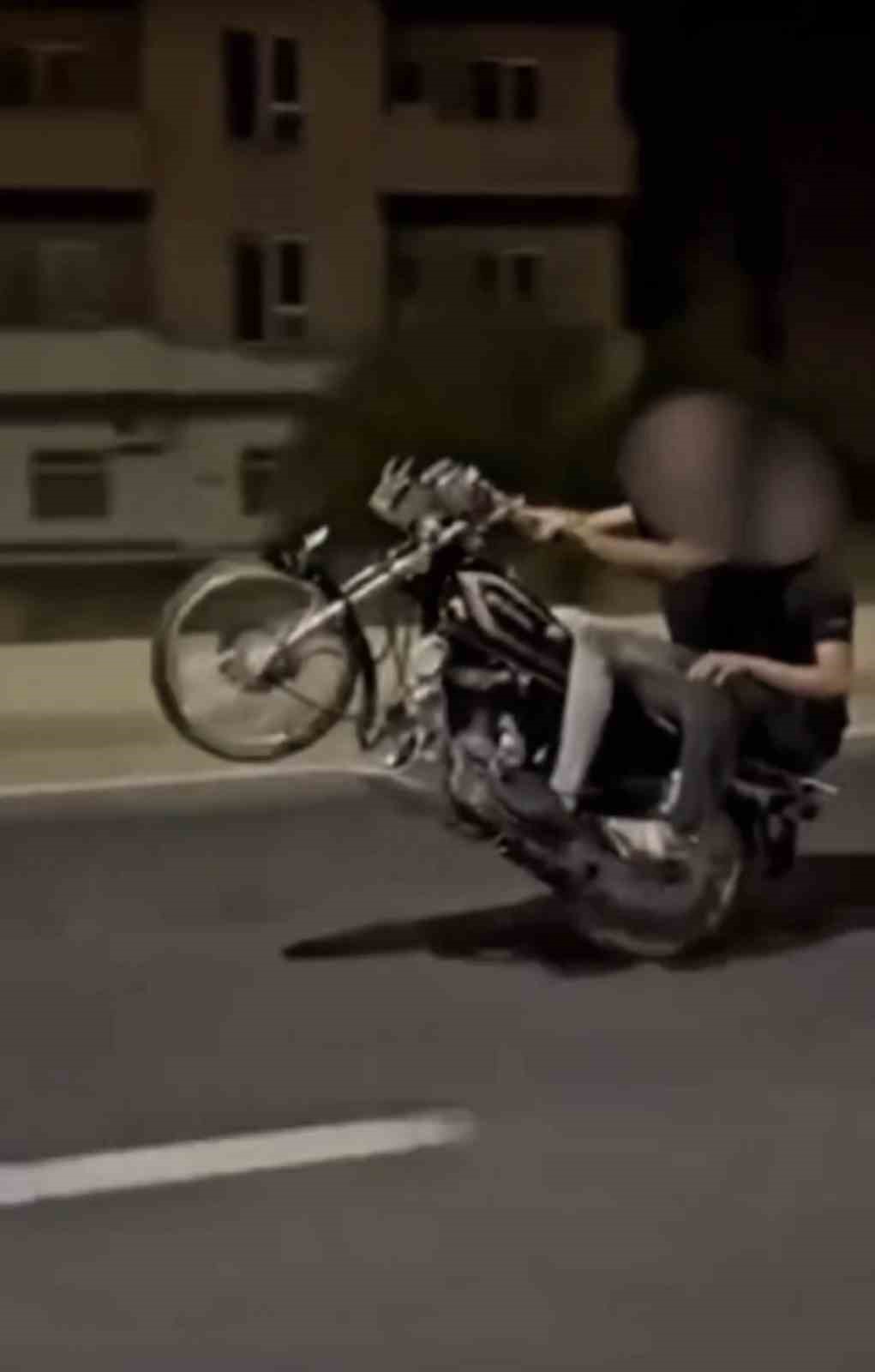 mardinde tek teker uzerinde giden motosiklet surucusu yakalandi 1 K1XwqWrA