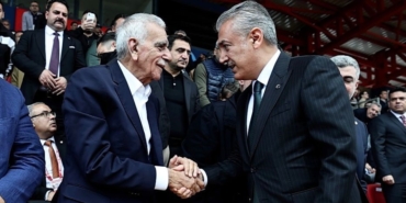 mardinde-vali-akkoyun-ve-ahmet-turk-play-off-macinda-bulustu-qbDO4KBe.jpg