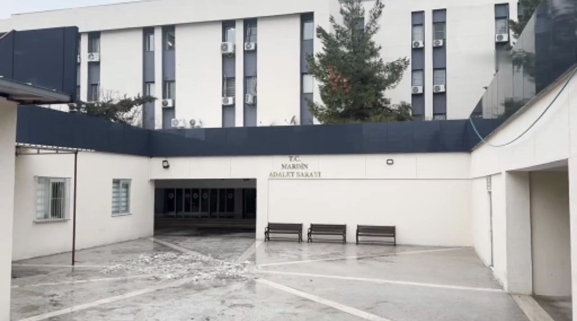 Mardin’de yakılarak öldürülen gencin davasında 2 kardeşe ağırlaştırılmış müebbet istemi 5 mardinde yakilarak oldurulen gencin davasinda 2 kardese agirlastirilmis muebbet istemi 1 JOni75bE