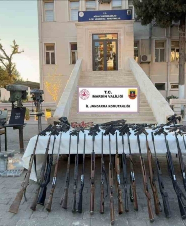 mardinde-yasa-disi-silah-imalathanesine-baskinda-cok-sayida-silah-ele-gecirildi-f4TC4CJ5.jpg