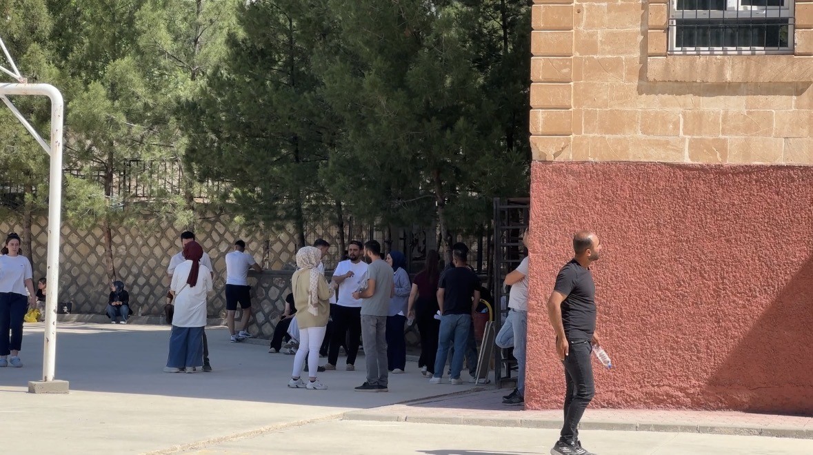 Mardin’de YKS’nin ilk oturumu başladı 5 mardinde yksnin ilk oturumu basladi 1 tFALkTYC