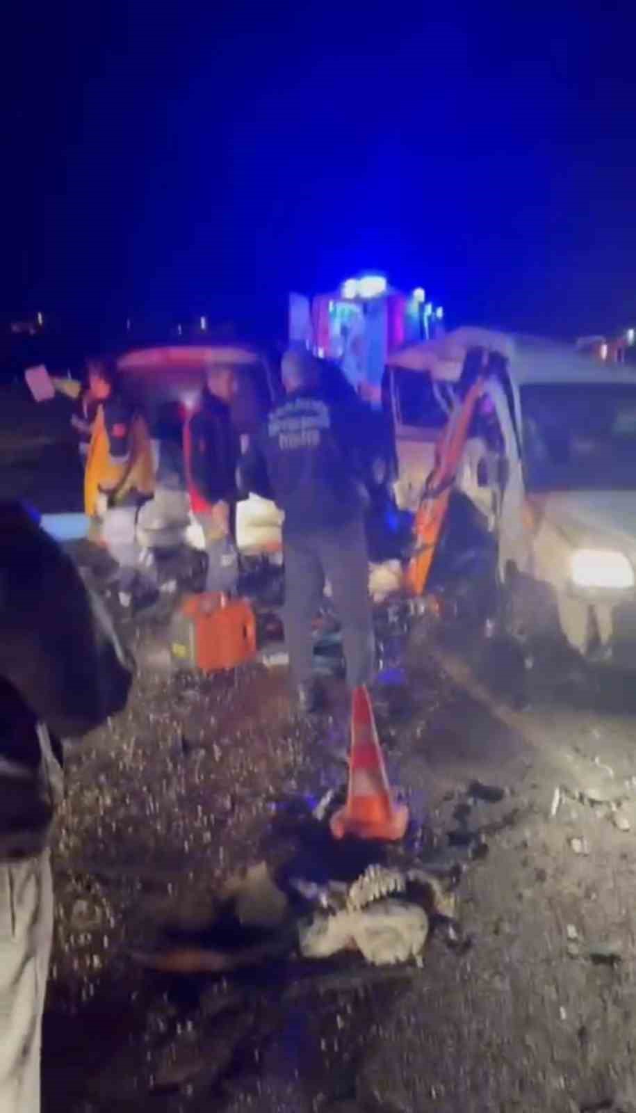 mardinde zincirleme kaza 3 olu 6 yarali 1 9OhMfZTL