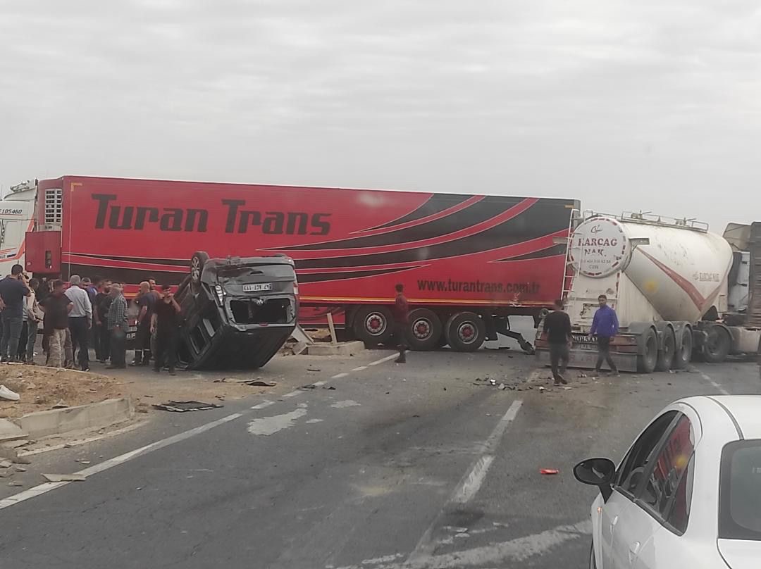 Mardin’de zincirleme trafik kazası: 3 yaralı 4 mardinde zincirleme trafik kazasi 3 yarali 0 ITeSLISO