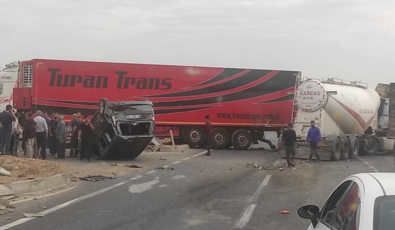 mardinde-zincirleme-trafik-kazasi-3-yarali-WDVaMBDN.jpg
