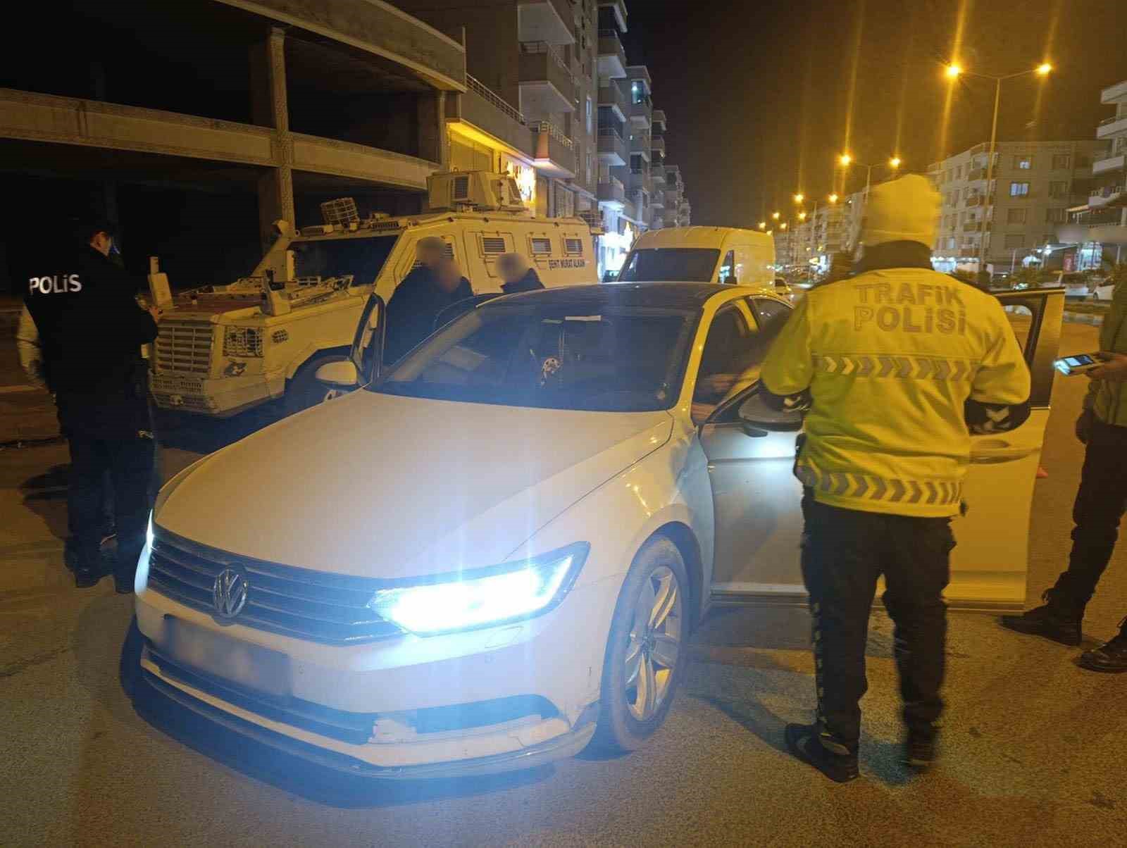 mardindeki asayis uygulamasinda 4 surucuye cezai islem uygulandi 0 5NBDBS5c