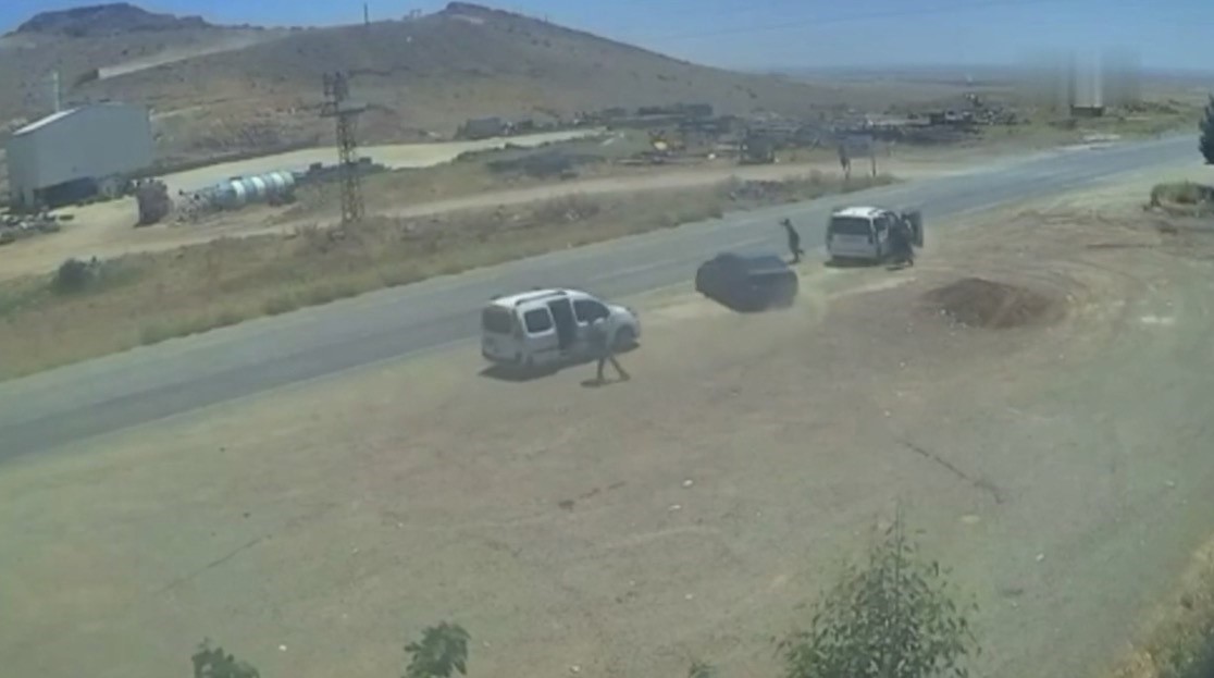 Mardin’deki silahlı kavgada 1 şüpheli ev hapsiyle tahliye edildi 4 mardindeki silahli kavgada 1 supheli ev hapsiyle tahliye edildi 0 QOQM2bMg