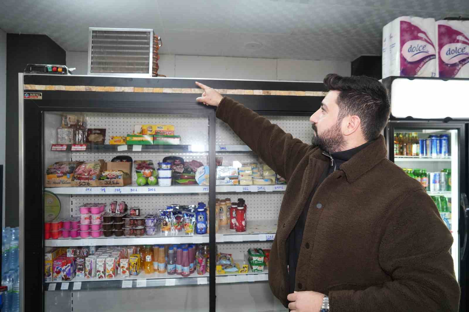 market dolabi bomba gibi patladi korku dolu anlar guvenlik kamerasinda 4 rSSLz7Pe