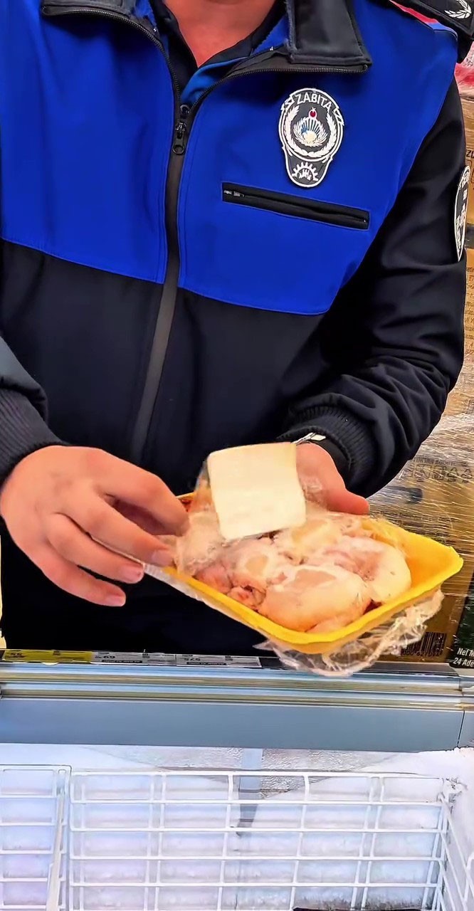 Market raflarında tarihi geçmiş tavuk ve içecek alarmı 5 market raflarinda tarihi gecmis tavuk ve icecek alarmi 1 59LVt5SP