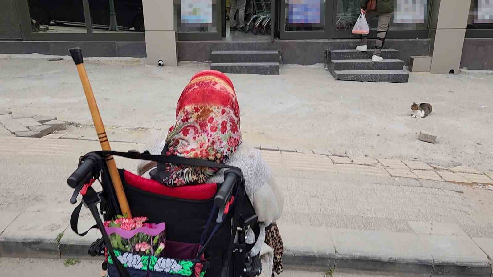 markete giremeyen yasli kadin engelli rampasi yapilmasini istedi 1
