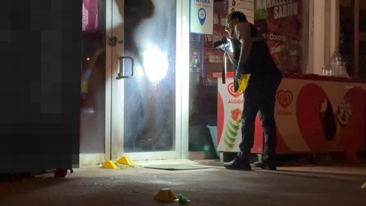 Markete molotoflu saldırı düzenleyen 3 şahıs yakalandı 4 markete molotoflu saldiri duzenleyen 3 sahis yakalandi 0 YL3ERz6W