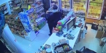 markette-19-yasindaki-genci-hayattan-koparan-cinayet-anina-ait-goruntuler-ortaya-cikti-cudzB1mp.jpg