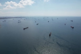 marmara-denizindeki-gemi-yogunlugu-avcilarda-havadan-dronla-goruntulendi-BTrVwErD.jpg