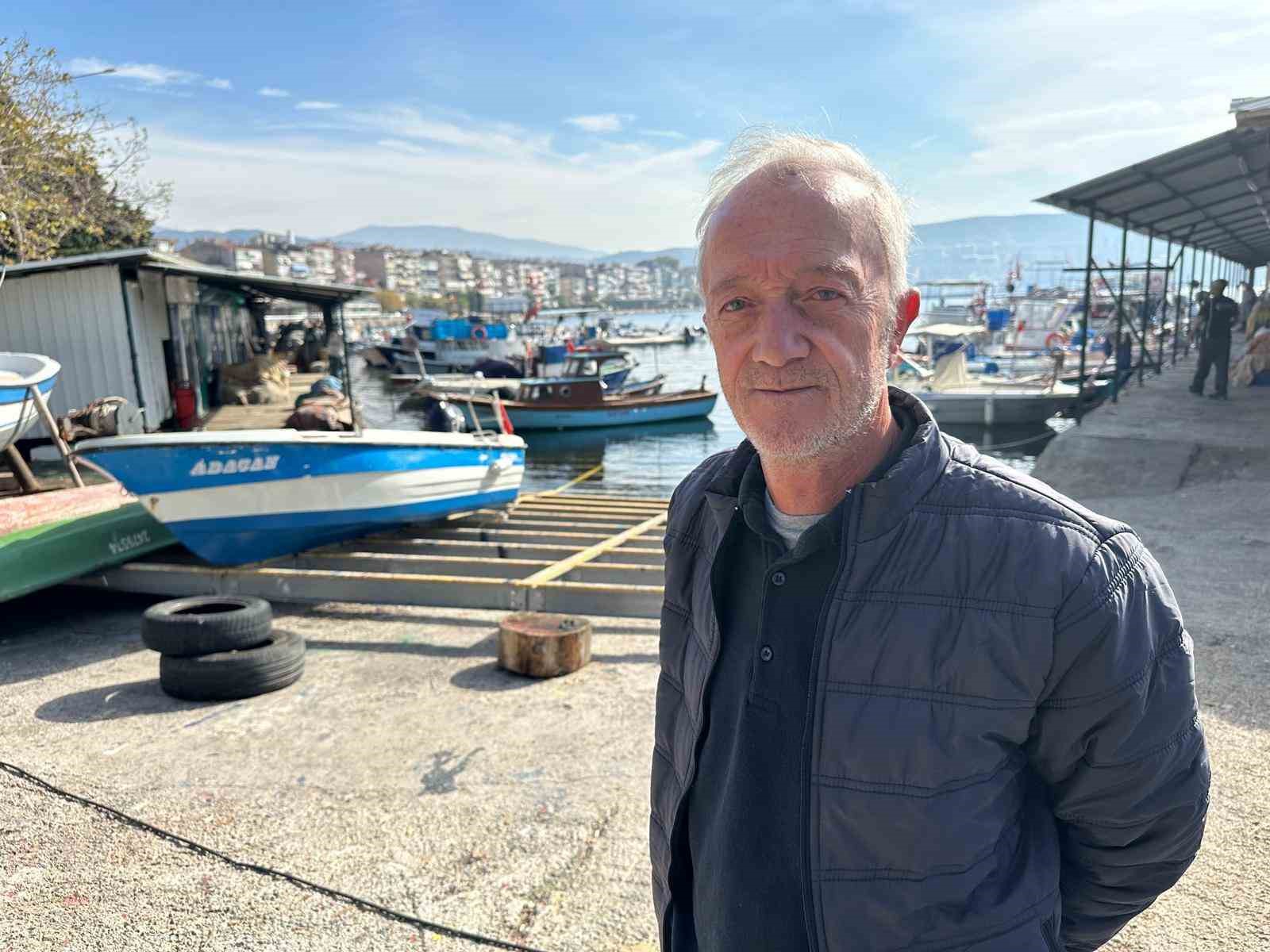 marmarada deniz de balikcilar da baliga hasret 0
