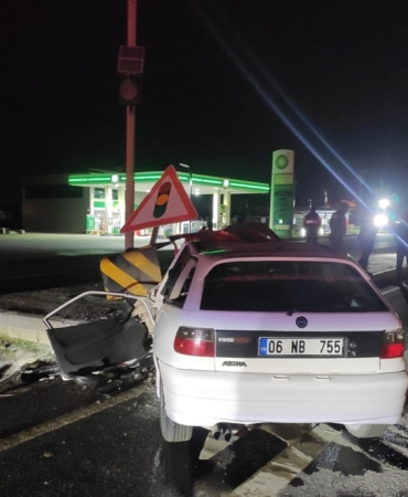 marmaraereglisinde-otomobil-refuje-carpti-1-kisi-hayatini-kaybetti-hMlWBQxs.jpg