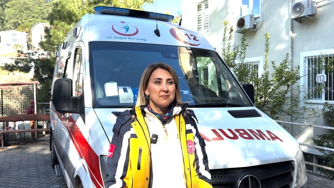 marmarisin tek kadin ambulans surucusu fatma nur ucar onceligimiz hayat kurtarmak 0 TqXqCzT7