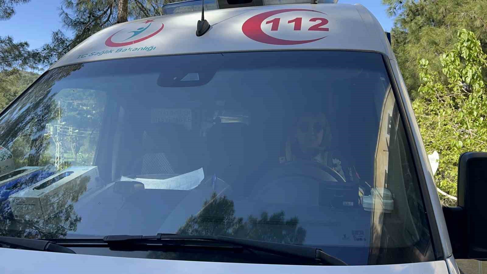 marmarisin tek kadin ambulans surucusu fatma nur ucar onceligimiz hayat kurtarmak 1 E3amIji1