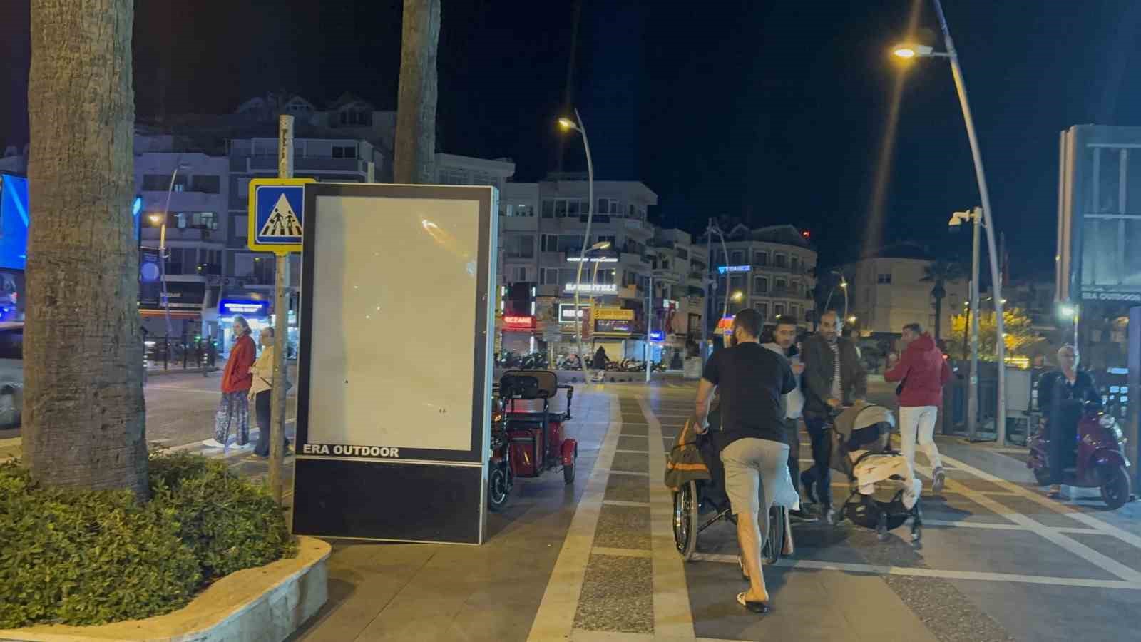 marmariste 70 yasindaki kibris gazisi saatler suren ikna cabalarinin ardindan aparta yerlestirildi 5 V2cVt71M