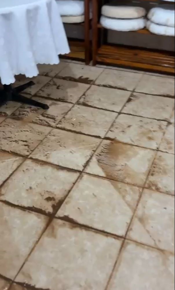 marmariste saganak yagis etkili oldu yollar dereye dondu 8 ee1Ur51n