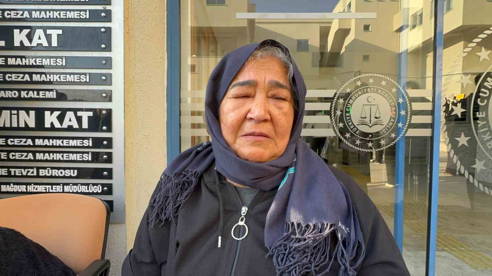 marmariste teknedeki kavgada hayatini kaybeden gencin davasi basladi adliye onunde adalet istiyoruz sesi yukseldi