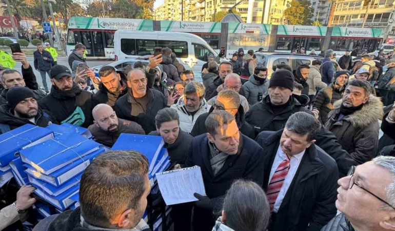 marti-tagdan-paylasimli-yolculuk-icin-izmir-buyuksehir-belediyesi-ukomeye-48-bin-dilekce-L3wULEZl.jpg