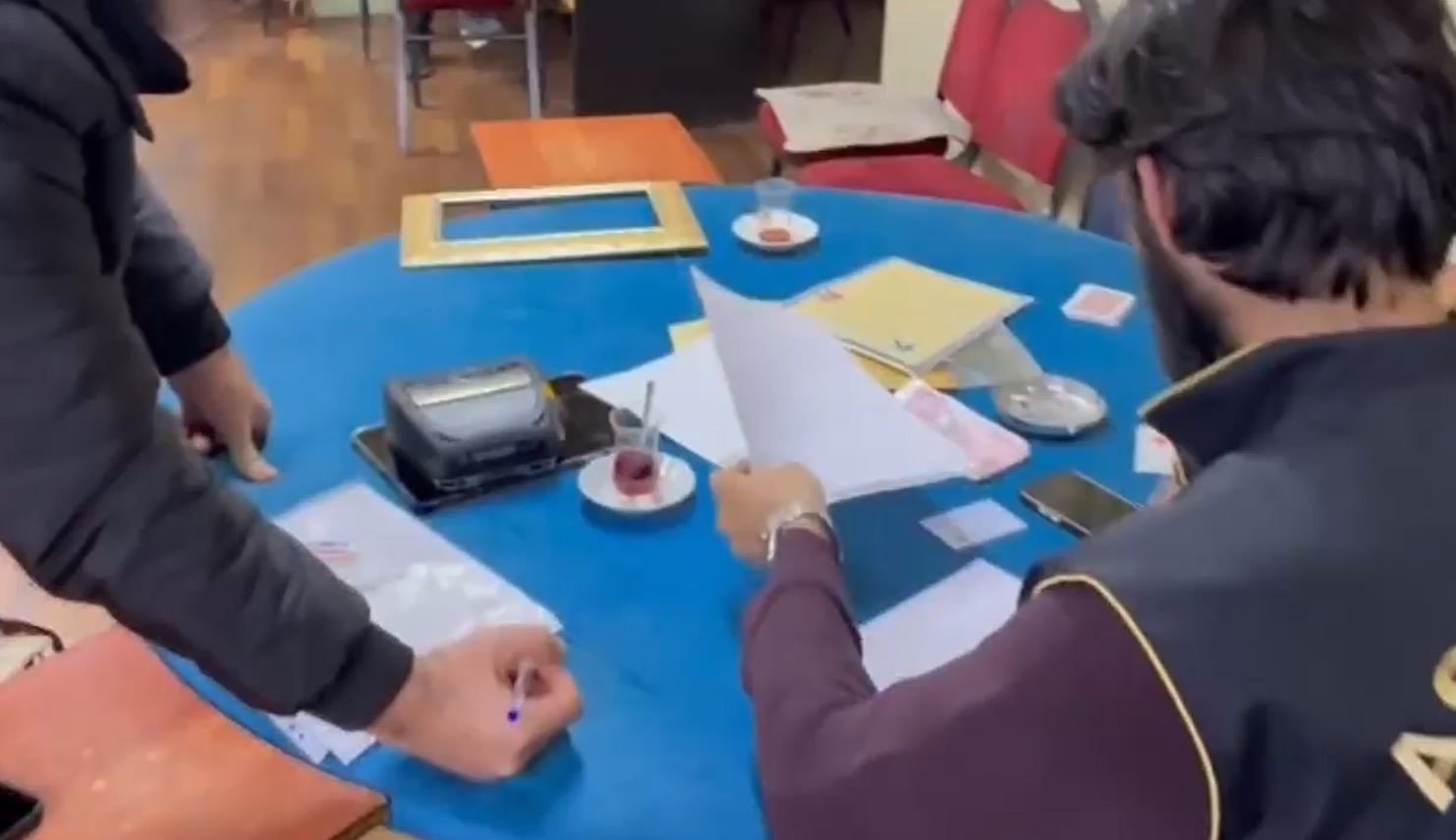 masaj salonlarina fuhus operasyonu 2 ECU1JfOk