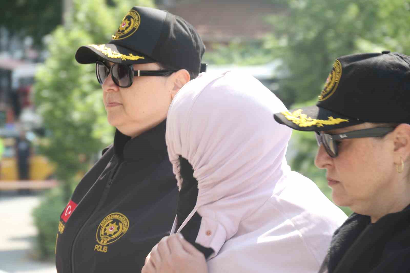 Masaj salonlarında fuhuş yaptırılan 26 kadın kurtarıldı, 7 kişi tutuklandı 5 masaj salonlarinda fuhus yaptirilan 26 kadin kurtarildi 7 kisi tutuklandi 1