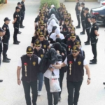 masaj-salonlarinda-fuhus-yaptirilan-26-kadin-kurtarildi-7-kisi-tutuklandi-cNdu81cq.jpg