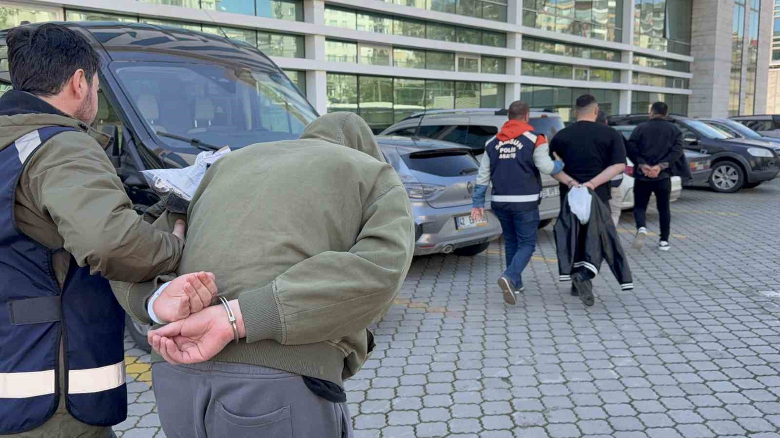 Masaj salonuna fuhuş operasyonu: 3 gözaltı 6 masaj salonuna fuhus operasyonu 3 gozalti 2 mfXHVscq