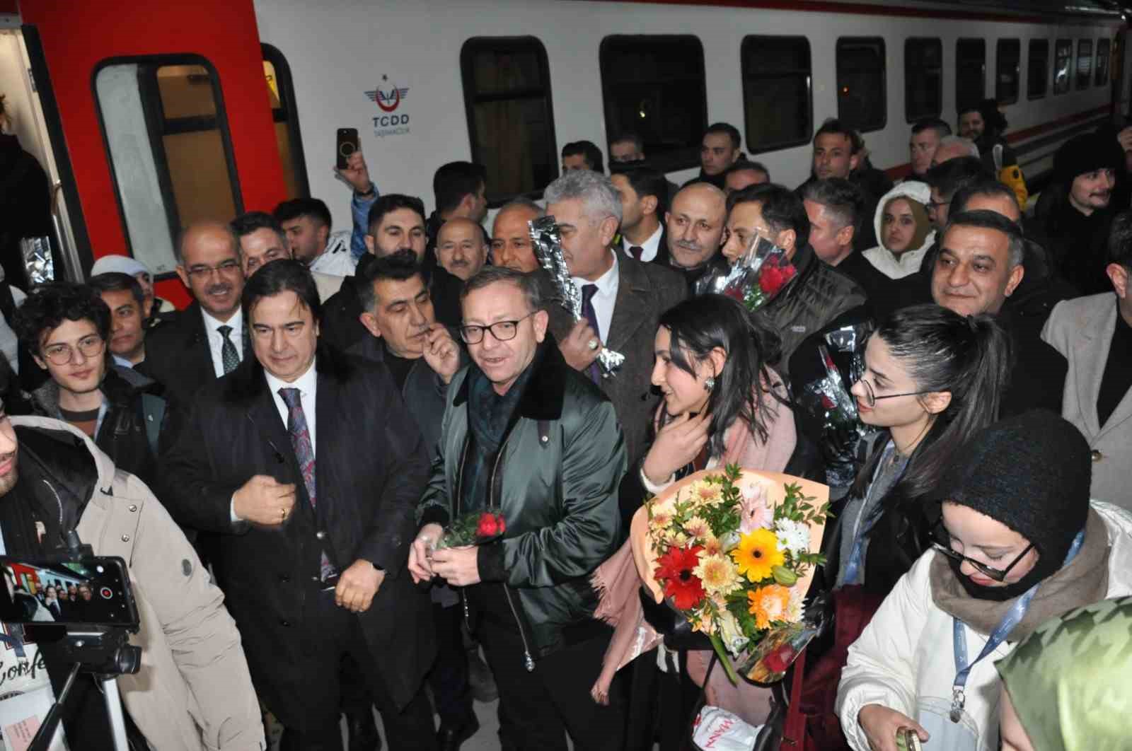 masalsi yolculugun son duragi turistik dogu ekspresi karsta coskuyla karsilandi 1 XQLzK159
