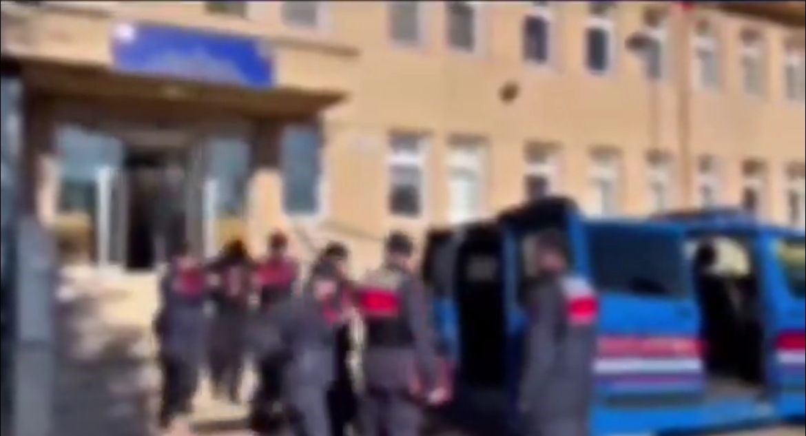 maskeli besler girdikleri isletmelerde celik kasalari boyle patlatti 3
