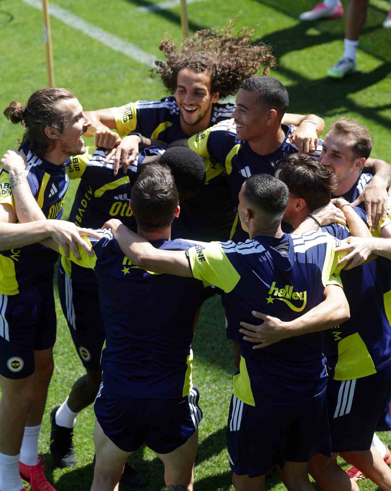 Mason Greenwood, Fenerbahçe’de ilk antrenmanına çıktı 7 mason greenwood fenerbahcede ilk antrenmanina cikti 3 RnVfwW6A