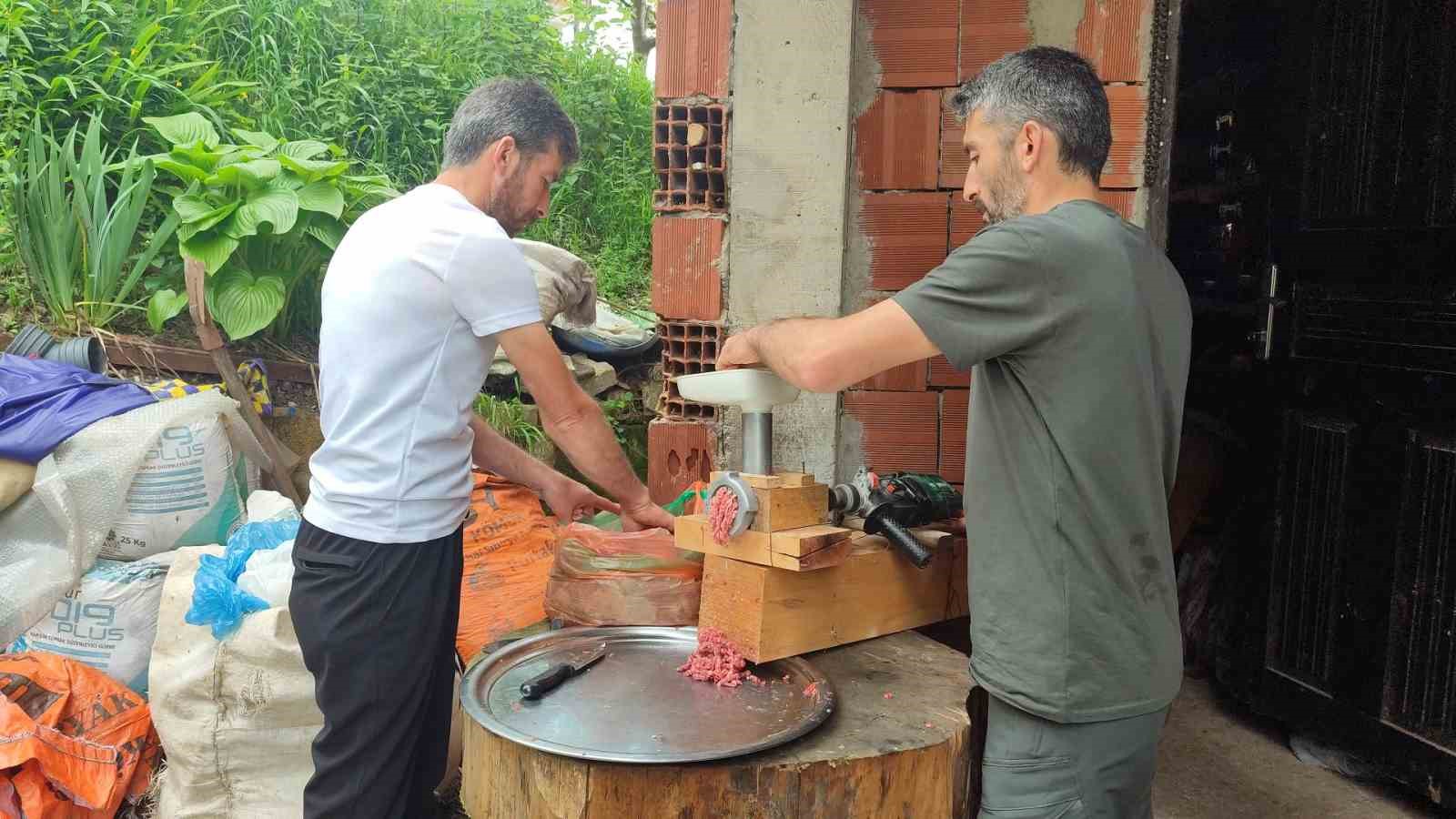 matkaptan kiyma makinesi yapan rizeli koylunun hizmetine sundu 2 EELnQWfc