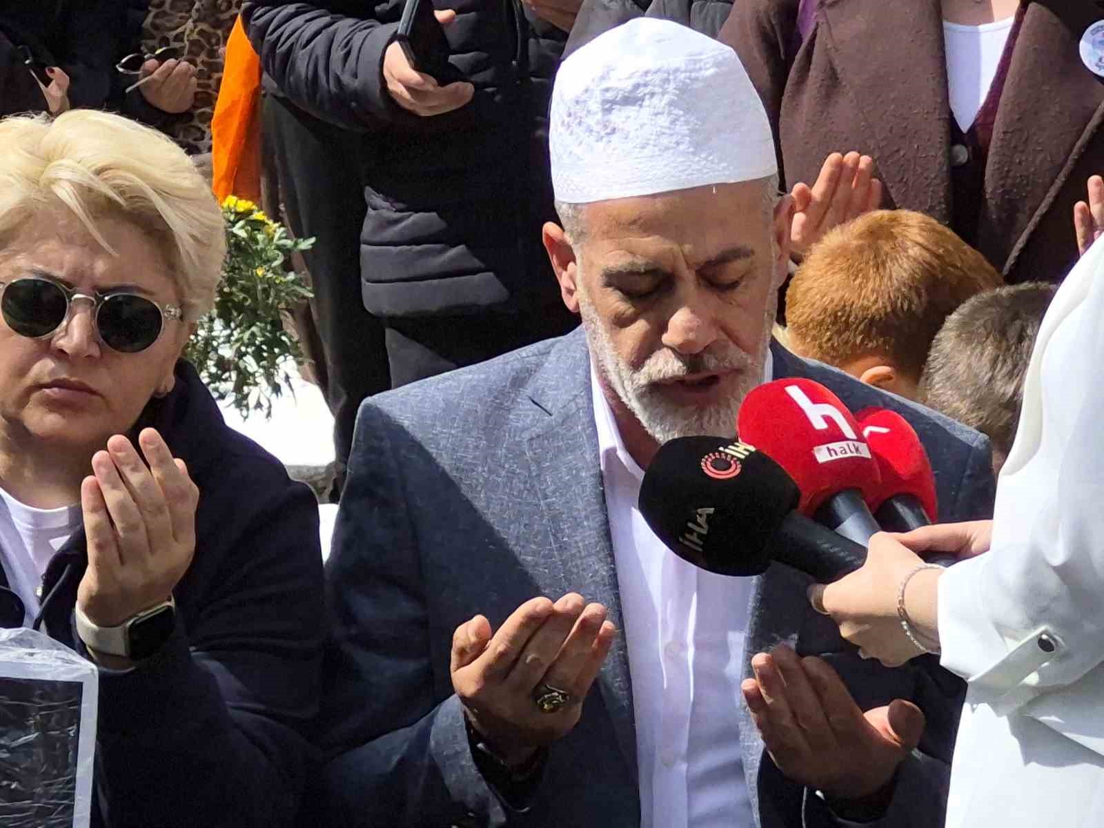 mattia ahmet minguzzi dogum gununde mezari basinda anildi 10 hg4mXrFG