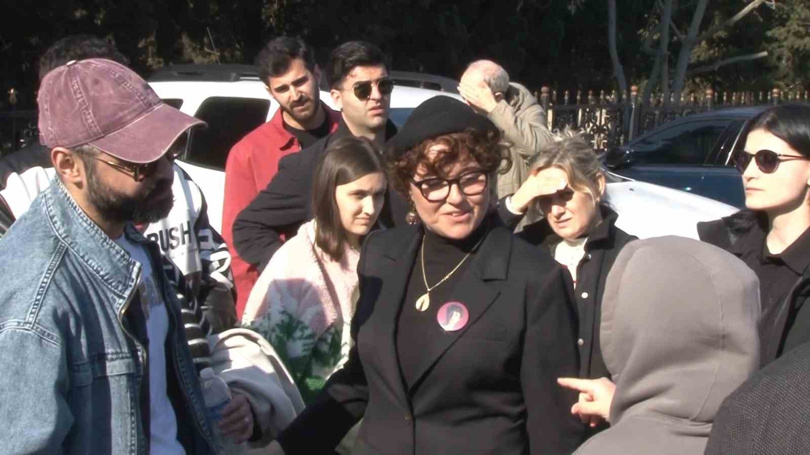 Mattia Ahmet Minguzzi’nin ailesi, doğum günü olan 23 Nisan’da çocuklarının mezarını ziyaret etti 6 mattia ahmet minguzzinin ailesi dogum gunu olan 23 nisanda cocuklarinin mezarini ziyaret etti 2