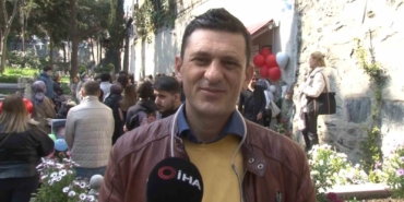 mattia-ahmet-minguzzinin-ailesi-dogum-gunu-olan-23-nisanda-cocuklarinin-mezarini-ziyaret-etti-v5QWMNUB.jpg