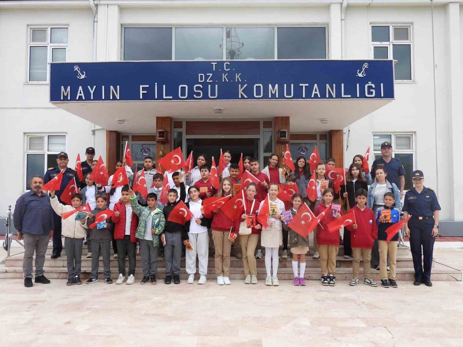 Mayın Filosu Komutanlığı kapılarını ortaokul öğrencilerine açtı 4 mayin filosu komutanligi kapilarini ortaokul ogrencilerine acti 0 3bbQLjQa