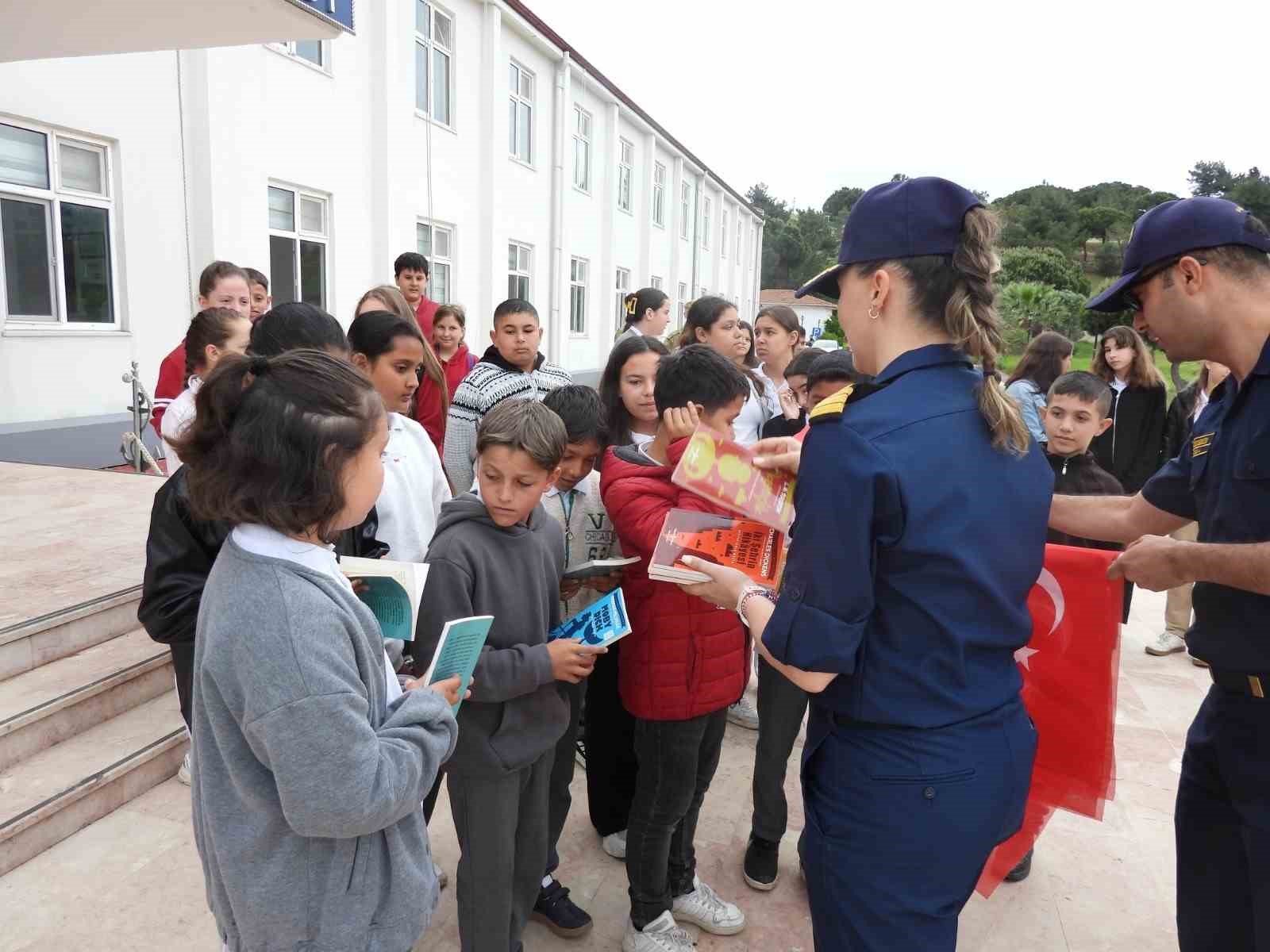 Mayın Filosu Komutanlığı kapılarını ortaokul öğrencilerine açtı 6 mayin filosu komutanligi kapilarini ortaokul ogrencilerine acti 2 hhvGQlLz