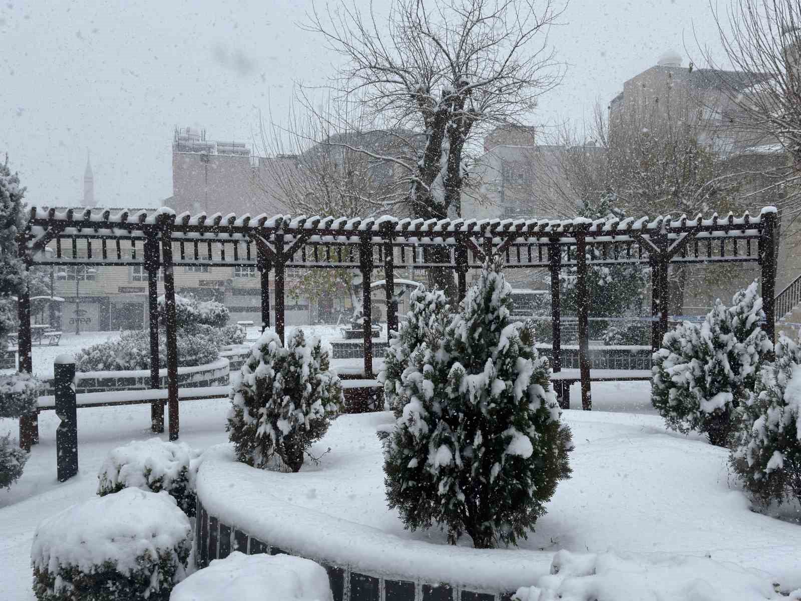 mazidaginda yogun kar yagisi ve tipi etkili oluyor 5 MQjXBEY1