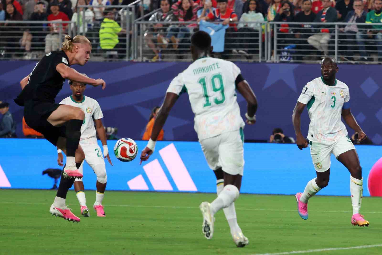 Mbappe ve Haaland, golleriyle ülkelerini son 32 turuna taşıdı 10 mbappe ve haaland golleriyle ulkelerini son 32 turuna tasidi 6 ZNVTvYBR