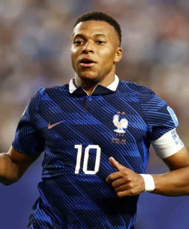 mbappe-ve-haaland-golleriyle-ulkelerini-son-32-turuna-tasidi-vilHOqxJ.jpg