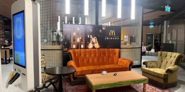 mcdonalds-turkiye-friends-dizisinin-figurlerini-menulere-tasidi-hy9kLUPL.jpg
